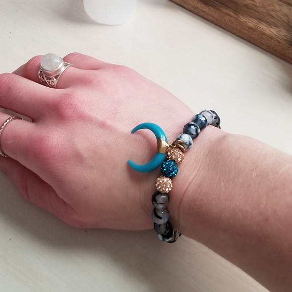 Emirish NWOT Stone and Turquoise Stretch Bracelet - Picture 8 of 9